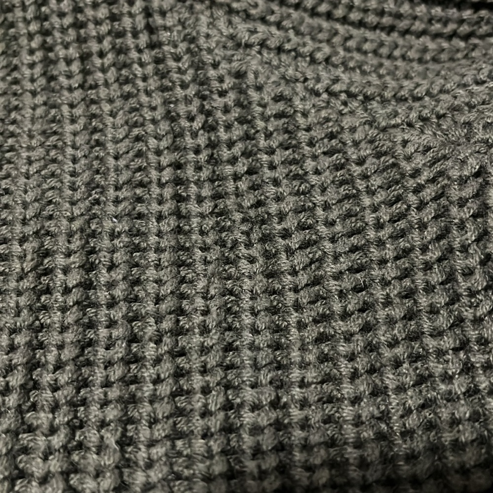 Hollister off the shoulder sweater - Picture 5 of 5